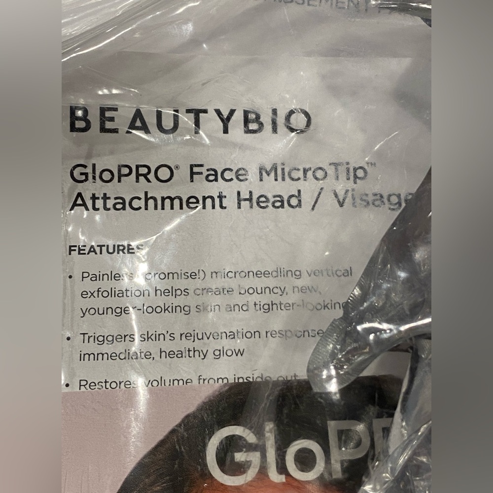 New BeautyBio GloPro microneedle facial tool-rose gold + 3 microtip atta… - Picture 4 of 7